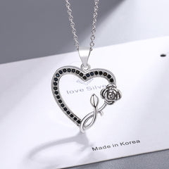 Black And White Full-diamond Heart Pendant With A Diamond-encrusted Heart Necklace Set